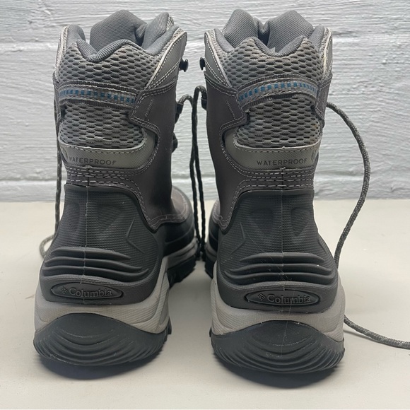 Woman’s (9) Columbia Techlite waterproof boots - Picture 3 of 8